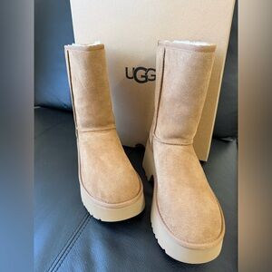 UGG Classic Short New Heights Women's Size 8 Chestnut Platform Boots NIB
